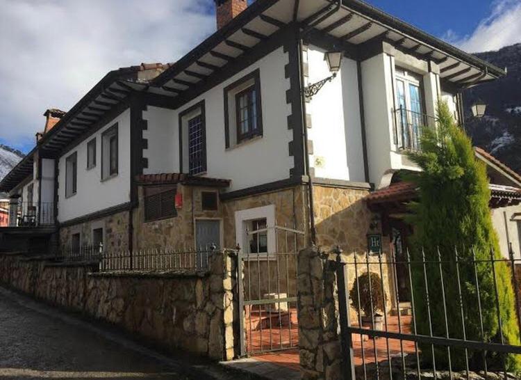 Orlé Hotel Restaurante La Carasca מראה חיצוני תמונה