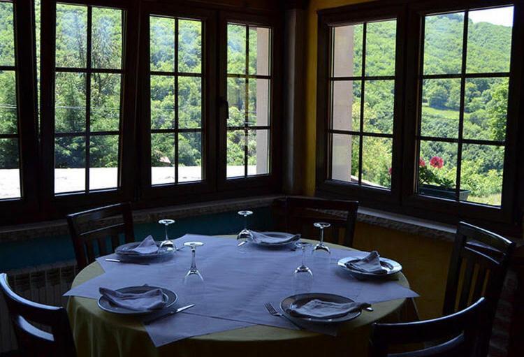 Orlé Hotel Restaurante La Carasca מראה חיצוני תמונה
